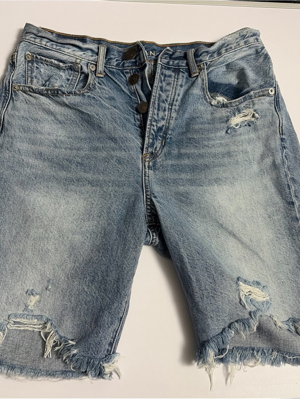 American Eagle 90’s Boyfriend Distressed Light Blue Denim Cutoff Shorts‎